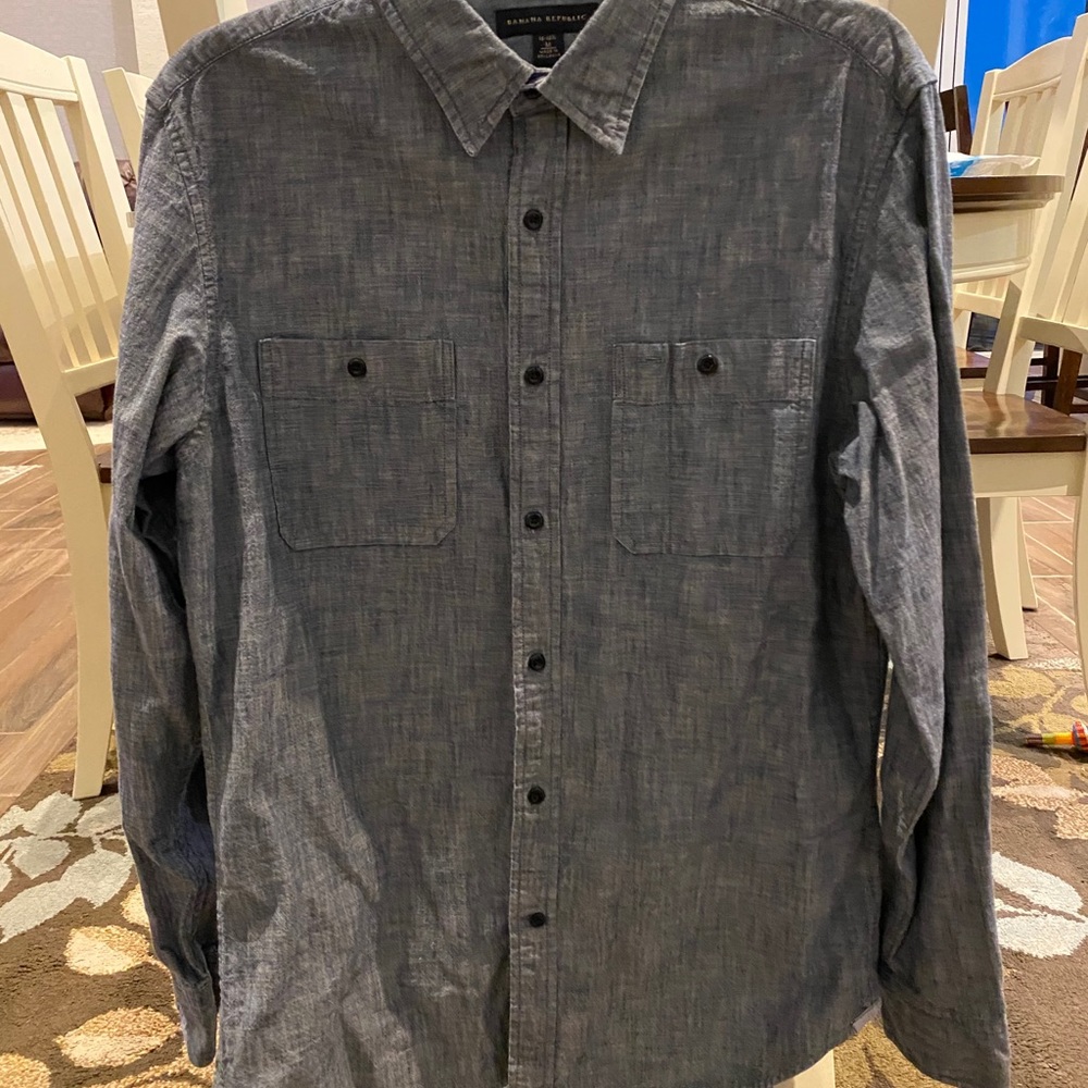 Banana Republic men’s denim shirt size M